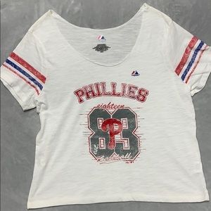 Loose Philadelphia Phillies shirt